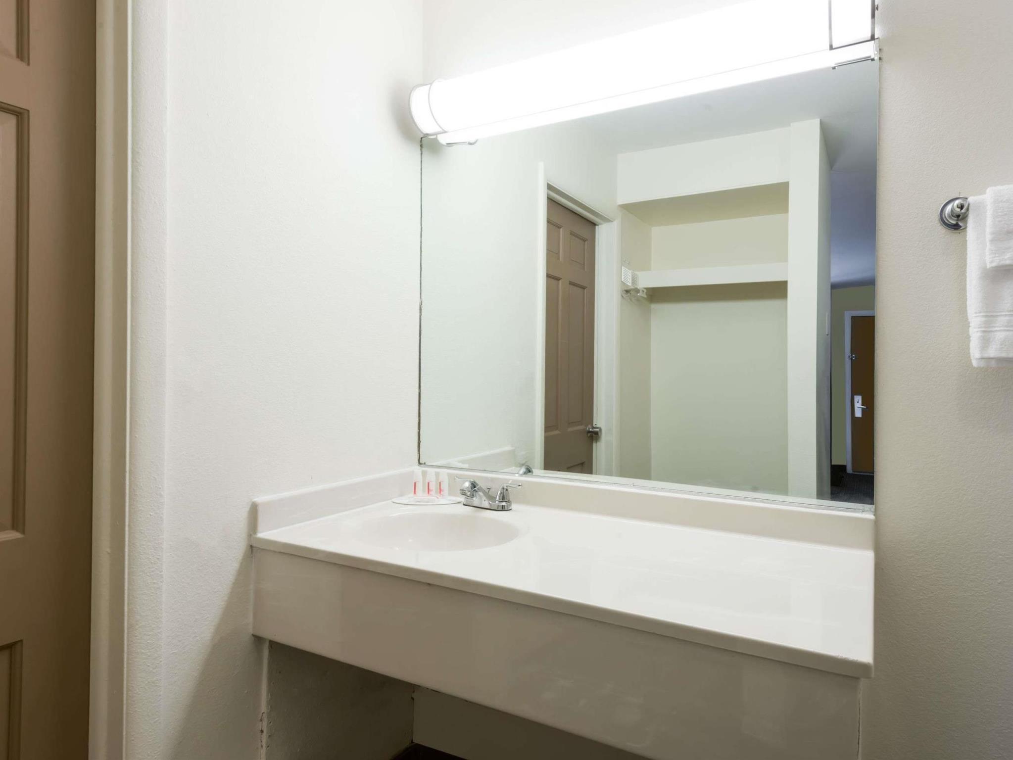 Deluxe Inn & Suites Junction City Εξωτερικό φωτογραφία