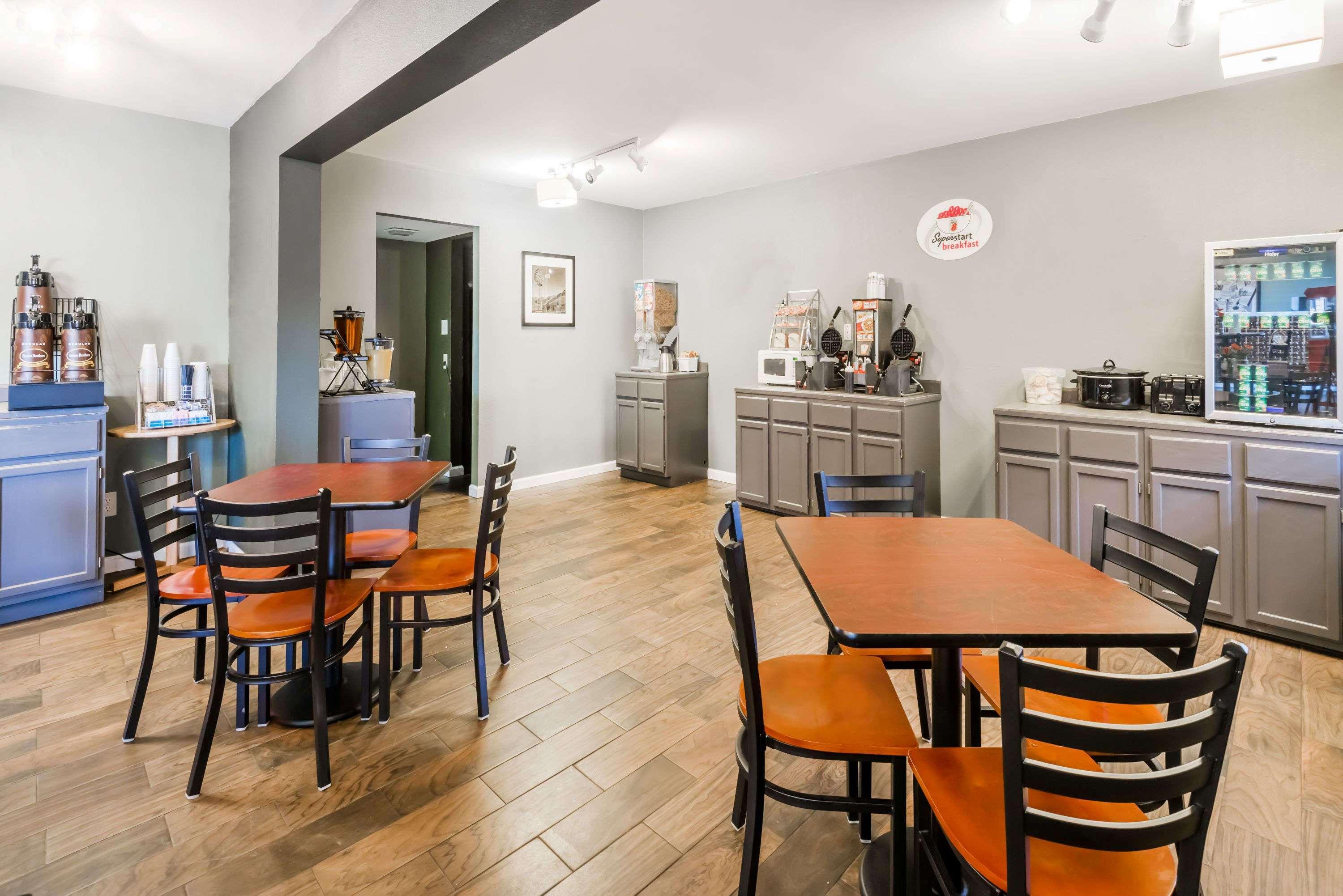 Deluxe Inn & Suites Junction City Εξωτερικό φωτογραφία
