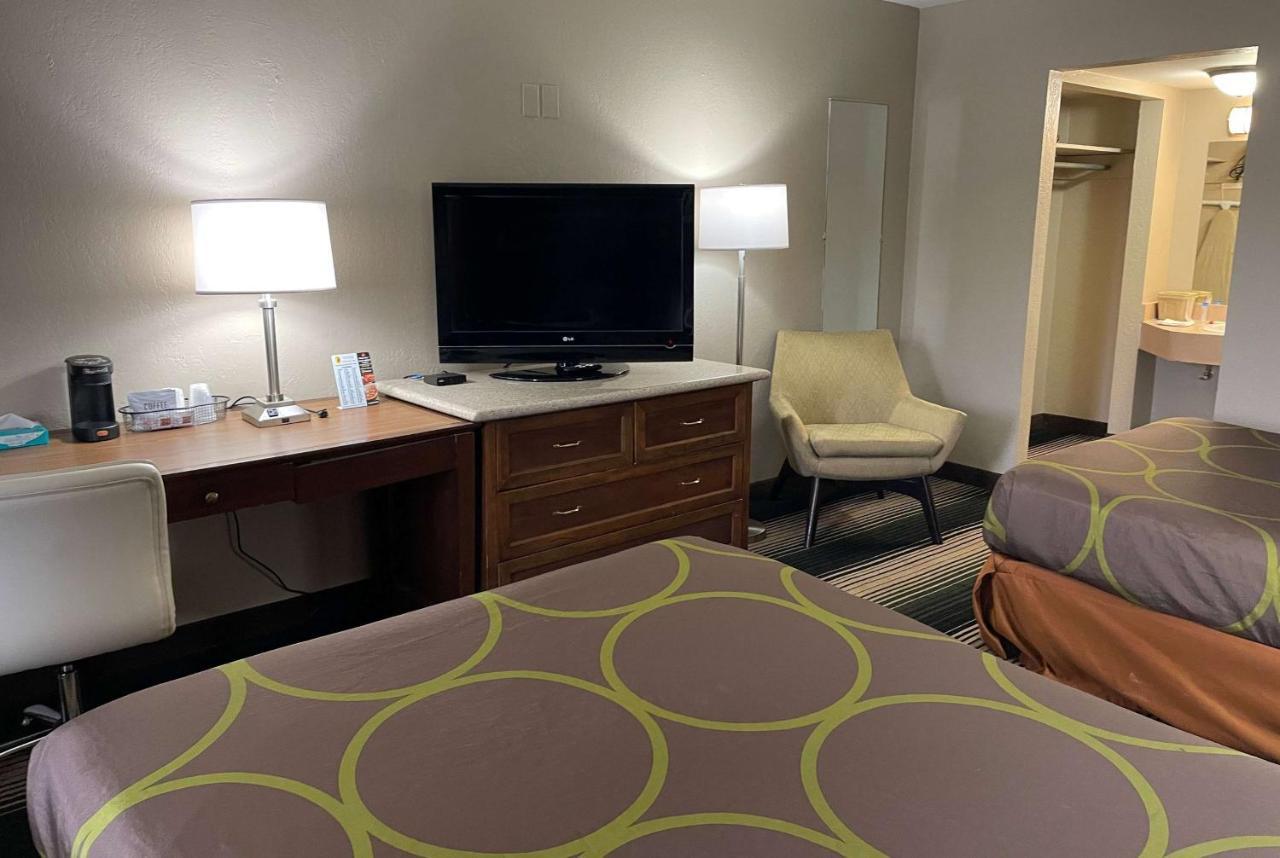 Deluxe Inn & Suites Junction City Εξωτερικό φωτογραφία