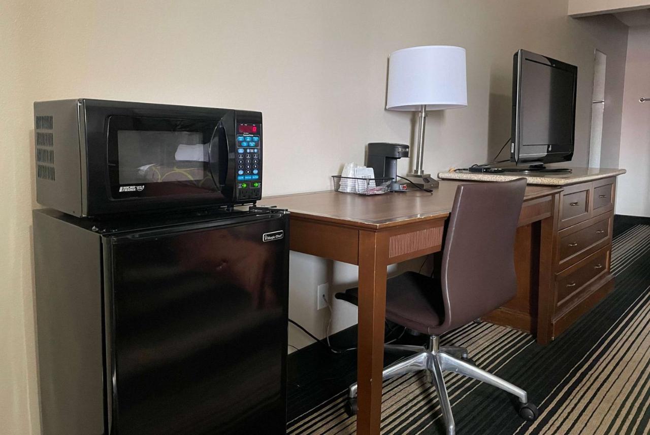 Deluxe Inn & Suites Junction City Εξωτερικό φωτογραφία