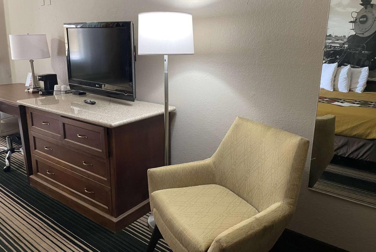 Deluxe Inn & Suites Junction City Εξωτερικό φωτογραφία