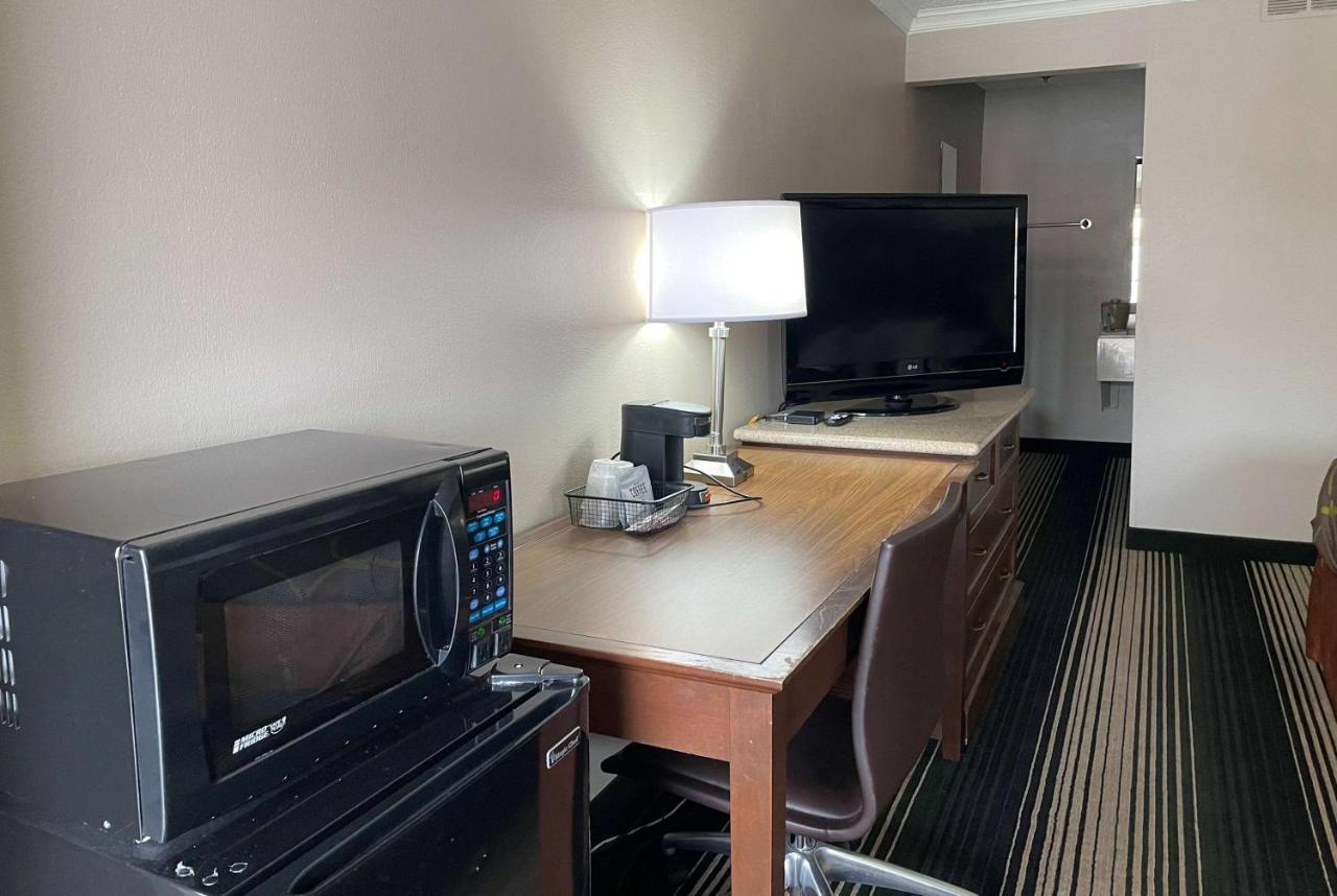 Deluxe Inn & Suites Junction City Εξωτερικό φωτογραφία