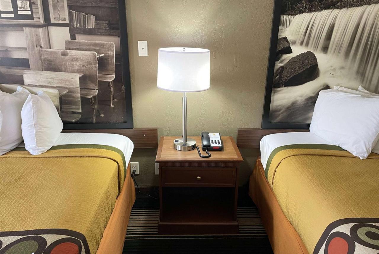 Deluxe Inn & Suites Junction City Εξωτερικό φωτογραφία