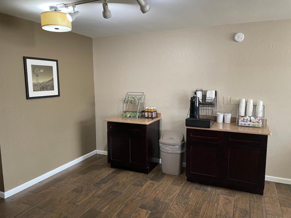 Deluxe Inn & Suites Junction City Εξωτερικό φωτογραφία