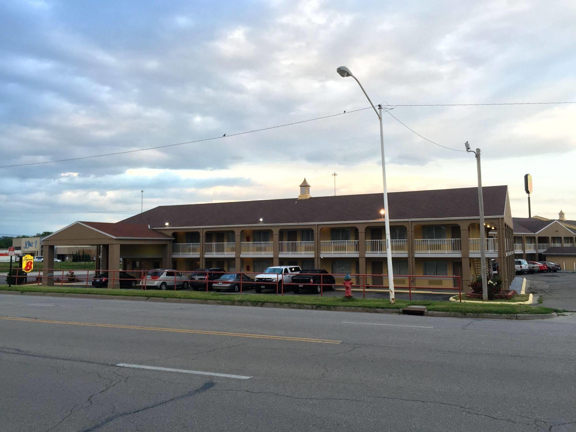 Deluxe Inn & Suites Junction City Εξωτερικό φωτογραφία